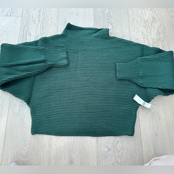 Mock neck dolman sleeve sweater nwt - Picture 5 of 7